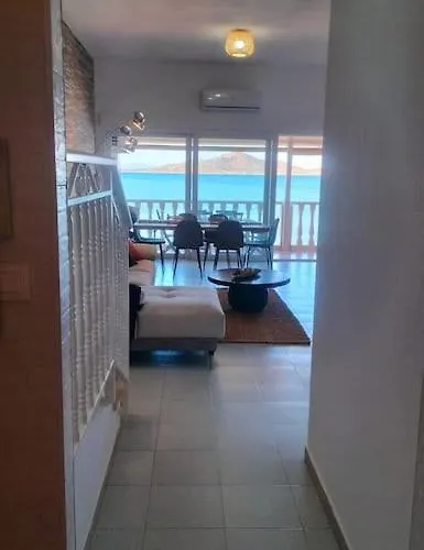 Mariposa Deneptuno ラ・マンガ・デル・マール・メノール